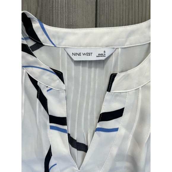 Nine West White Black Blue Abstract Blouse Size Small - Picture 3 of 3